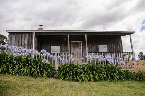 Wines For Joanie Cottage - Geraldton Accommodation 3
