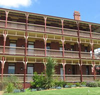 Yarra House - Geraldton Accommodation