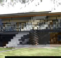 192 Page Drive Blanchetown -River Shack Rentals - Geraldton Accommodation