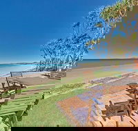 Beachfront Zilzie Holiday Home and Cottage - Geraldton Accommodation