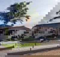 Chrissie's Palace - Geraldton Accommodation