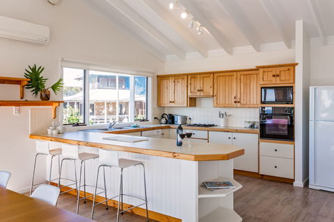 Eagle Heights - Geraldton Accommodation 1