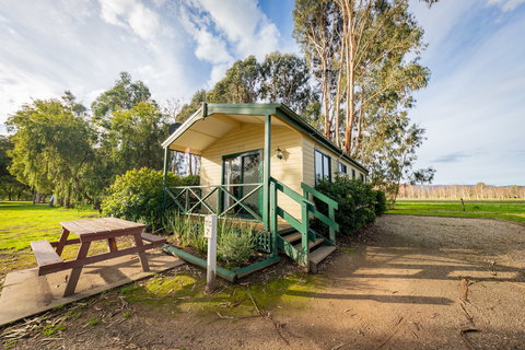 Eildon Riverside Holiday Park - Geraldton Accommodation 4