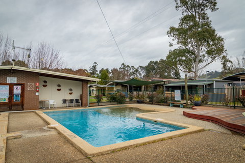 Eildon Riverside Holiday Park - Geraldton Accommodation 7