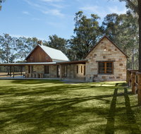 Enzo Cottage - Craftsmen Built Luxury Cottage - Geraldton Accommodation