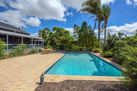 Forest Lodge Highfields - Geraldton Accommodation 5