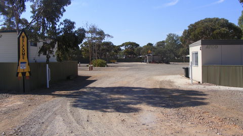 Woomera Travellers Village And Caravan Park - Geraldton Accommodation 0
