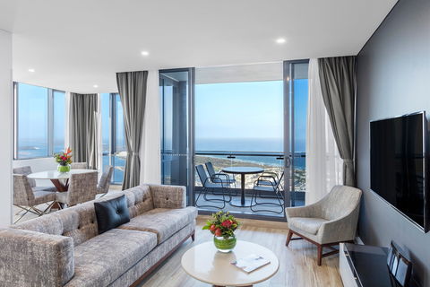 Meriton Suites Southport - Geraldton Accommodation 1