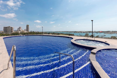 Meriton Suites Southport - Geraldton Accommodation 2