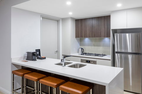 Meriton Suites Southport - Geraldton Accommodation 3