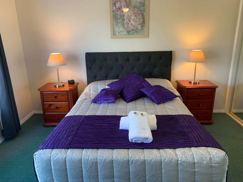 Obadiah Country Cottages - Geraldton Accommodation 6