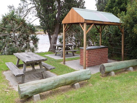 Sandon River Campground - Geraldton Accommodation 3