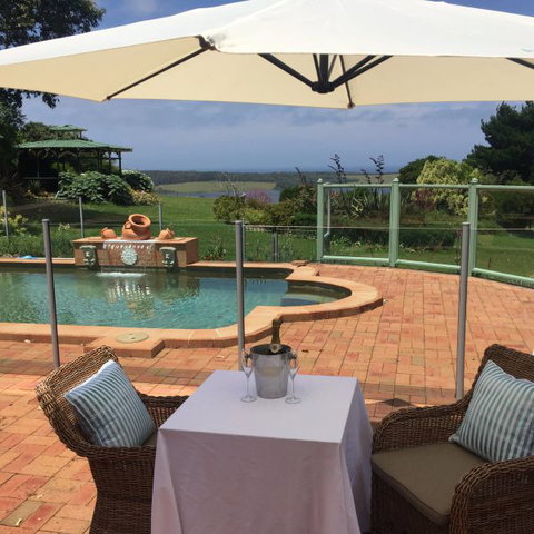 Tilba Lake House - Geraldton Accommodation 2