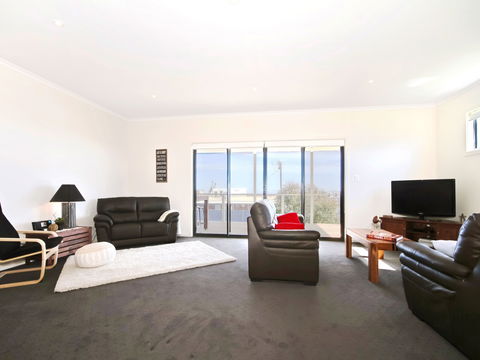 Century 21 SouthCoast: Bayside Aldinga Beach - Geraldton Accommodation 2