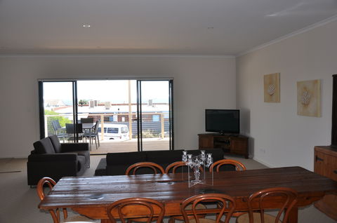 Century 21 SouthCoast: Bayside Aldinga Beach - Geraldton Accommodation 8
