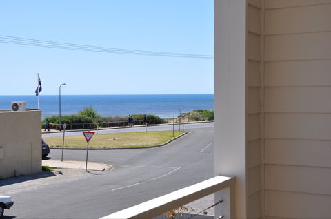 Century 21 SouthCoast: Bayside Aldinga Beach - Geraldton Accommodation 9