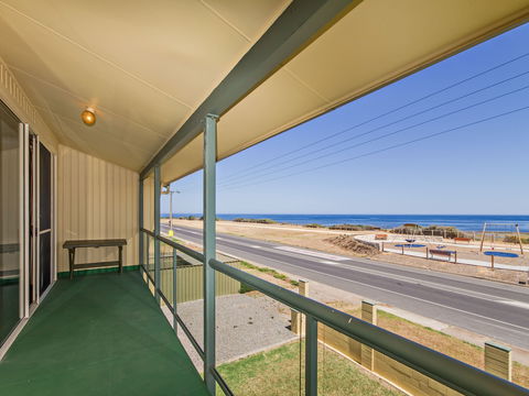 Century 21 SouthCoast: Sun And Fun - Geraldton Accommodation 0