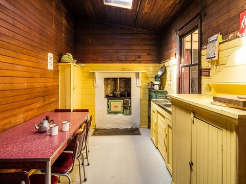 Daffodil Cottage - Geraldton Accommodation 4