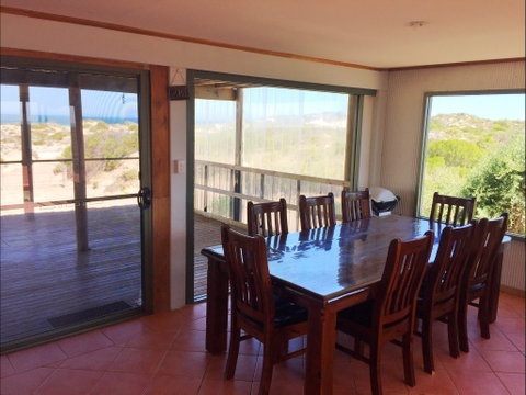 Fowlers Bay Beach House - Geraldton Accommodation 4