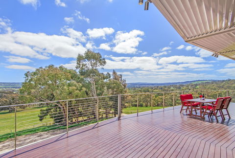 McLaren Eye - Geraldton Accommodation 2