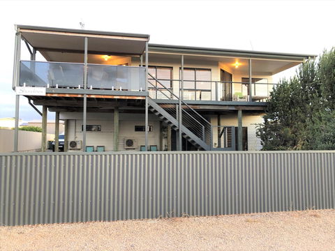 Shorelines - Geraldton Accommodation 0
