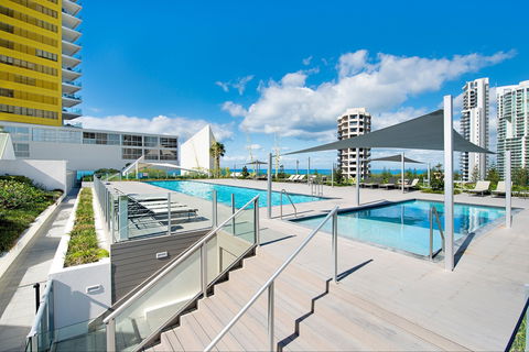 ULTIQA Air On Broadbeach - Geraldton Accommodation 1
