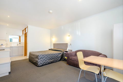 Werribee Motel & Apartments - Geraldton Accommodation 1