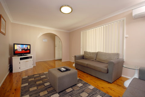 Barrack Point Holidays At Warilla Bowling Club - Geraldton Accommodation 2