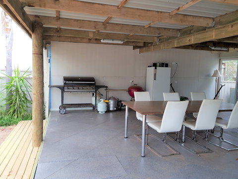 Cactus Hill - Geraldton Accommodation 2