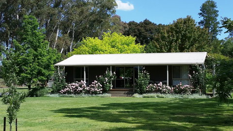 Camawald Coonawarra Cottage B&B - Geraldton Accommodation 2