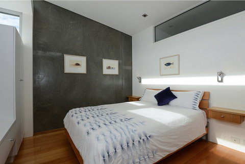 New York Loft Style Waterfront 3BR Holiday Home - Geraldton Accommodation 1