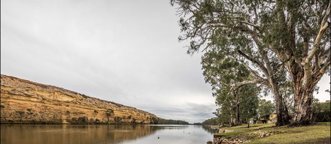 Page Drive Blanchetown  -River Shack Rentals - Geraldton Accommodation 2