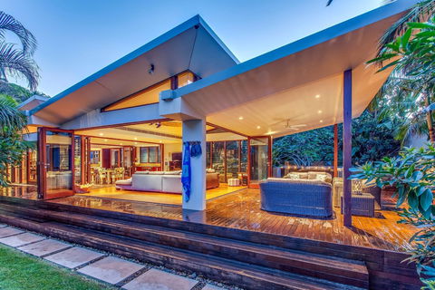 Pavilion Two At Broken Head - Exclusive Beachfront - Geraldton Accommodation 1