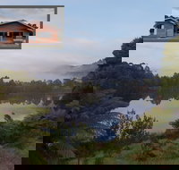 Tullah HideAway - Lakeside  Mountain Views - Geraldton Accommodation