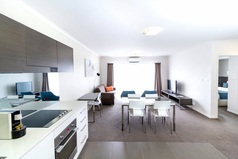 Abode Tuggeranong - Geraldton Accommodation 2