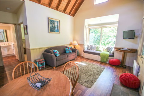 Alpine Arnica Cottages - Geraldton Accommodation 2