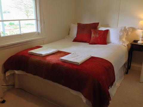Crookwell Farmhouse - Geraldton Accommodation 2