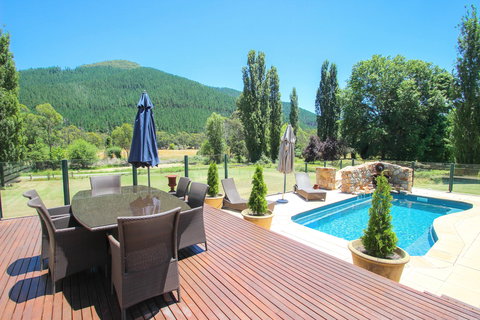 Mill Cottage - Wandiligong - Geraldton Accommodation 0