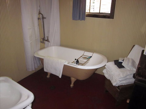 Settlers Hut - Geraldton Accommodation 2