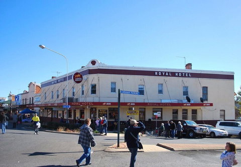 The Royal Hotel Grenfell - Geraldton Accommodation 0