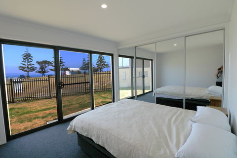 The Shore Break - Geraldton Accommodation 1