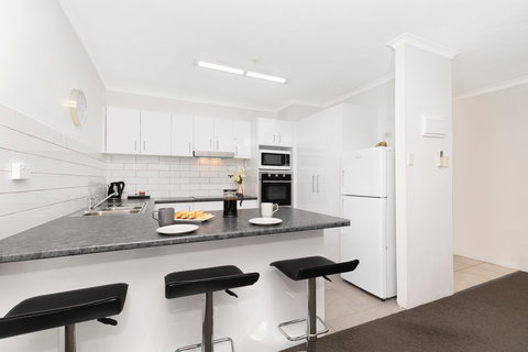 The Astor Apartments - Geraldton Accommodation 1