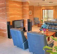 Gladstone Earth and Sea - Geraldton Accommodation