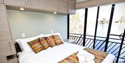 Aaah Willandra Houseboats - Geraldton Accommodation 1