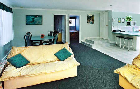 Ocean Pines Holiday Apartments - Geraldton Accommodation 0