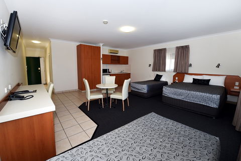 Carriers Arms Hotel Motel - Geraldton Accommodation 2