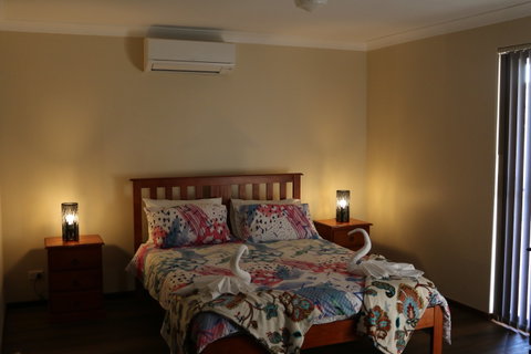 CozyStay At Kearsley - Geraldton Accommodation 0