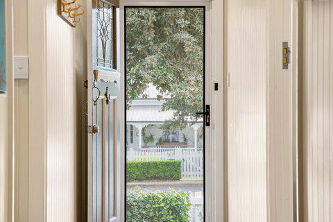 Keeler Cottage - Geraldton Accommodation 2