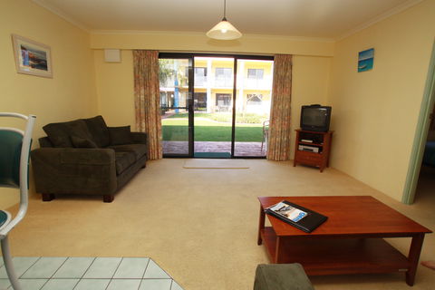 Nautilus Apartments Merimbula - Geraldton Accommodation 2