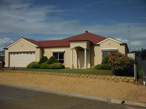 New Ladsys - Geraldton Accommodation 0